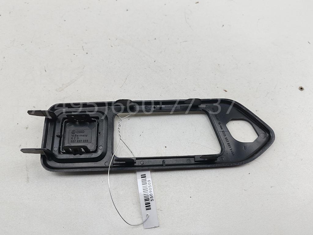 Накладка двери передней правой