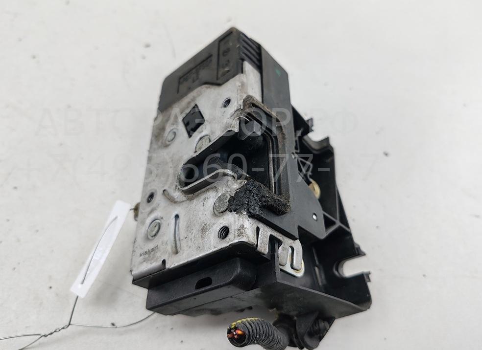 Замок двери передней левой