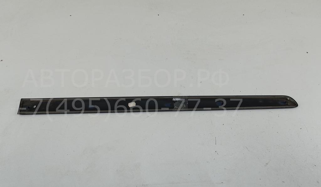 Накладка двери передней правой