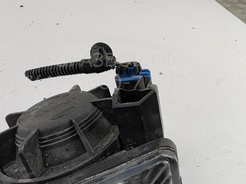 Фара противотуманная правая