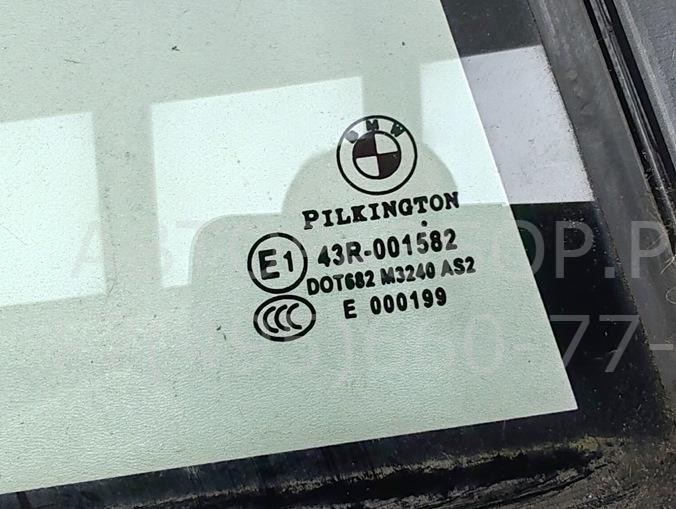 Стекло двери задней правой (форточка)