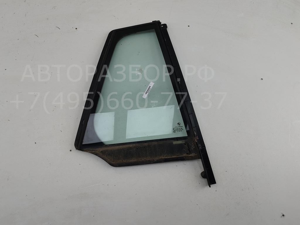Стекло двери задней правой (форточка)