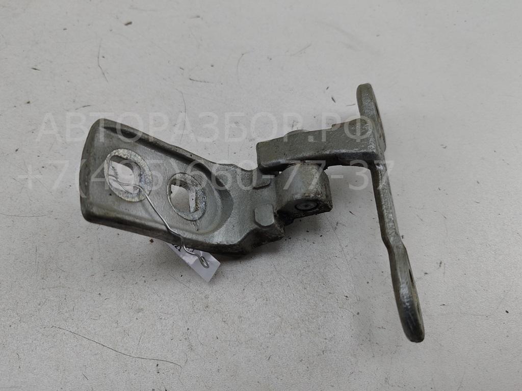 Петля двери