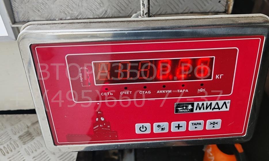 Молдинг двери передней левой