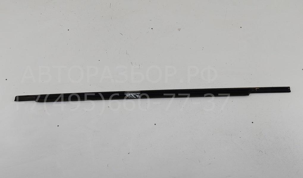 Накладка стекла переднего правого