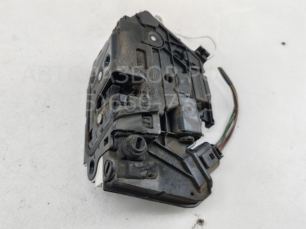 Замок двери задней правой