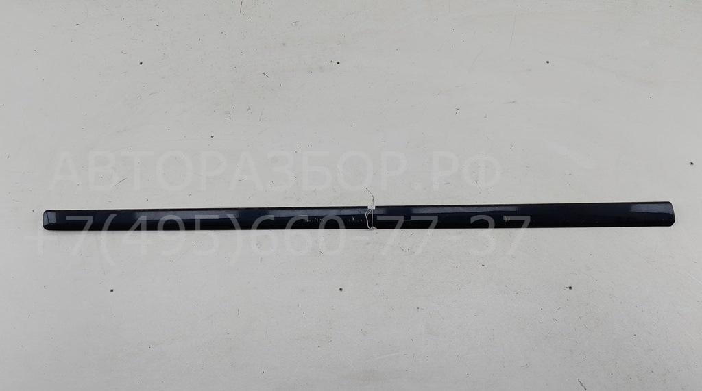 Накладка двери передней правой