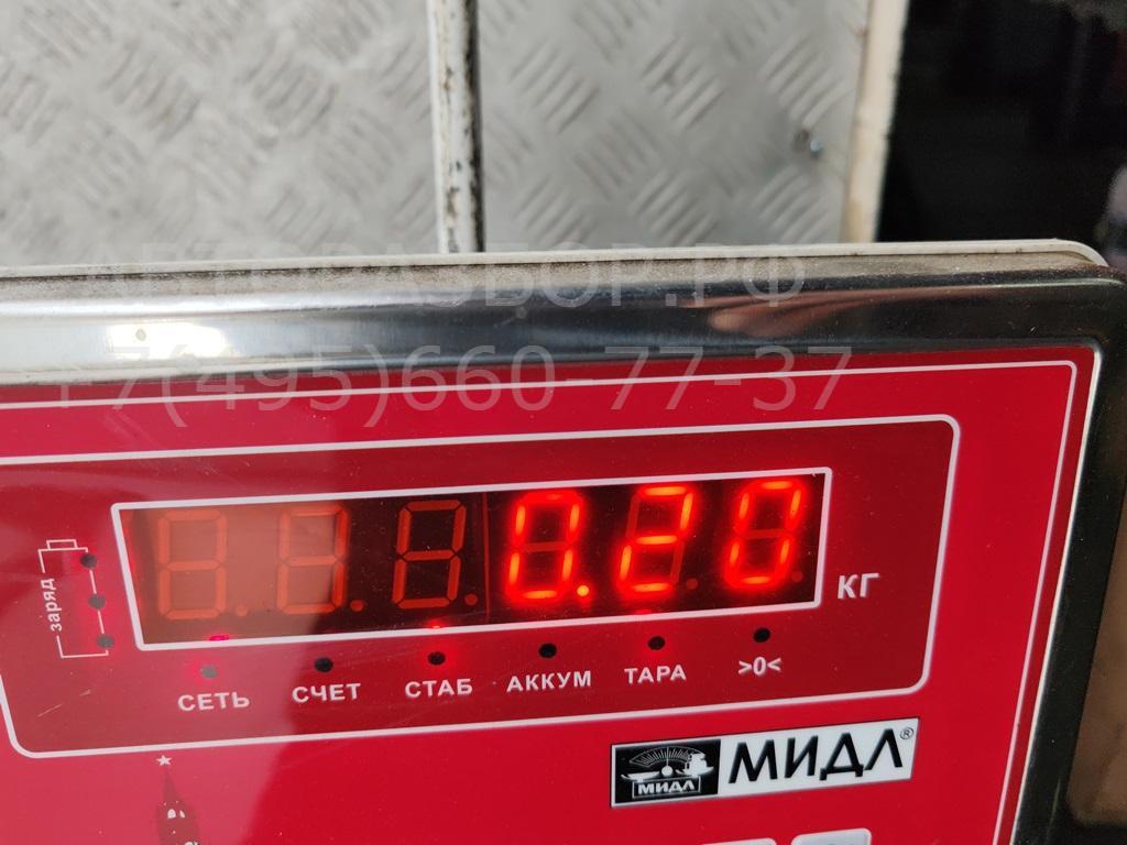 Молдинг двери передней левой