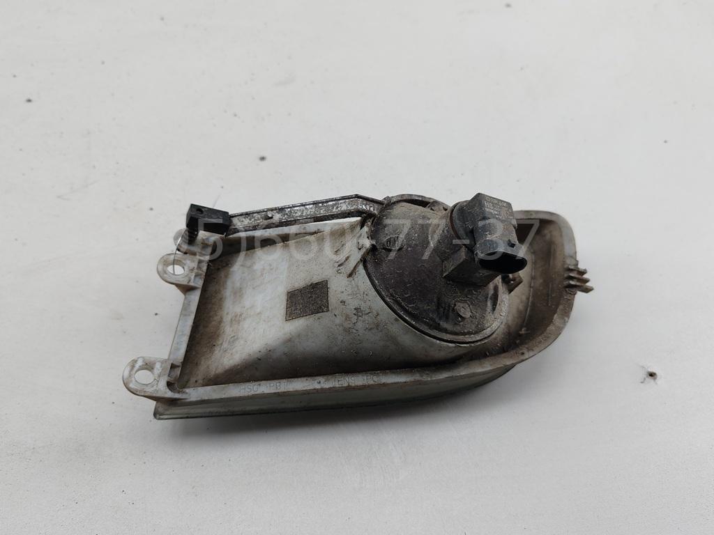 Фара противотуманная правая