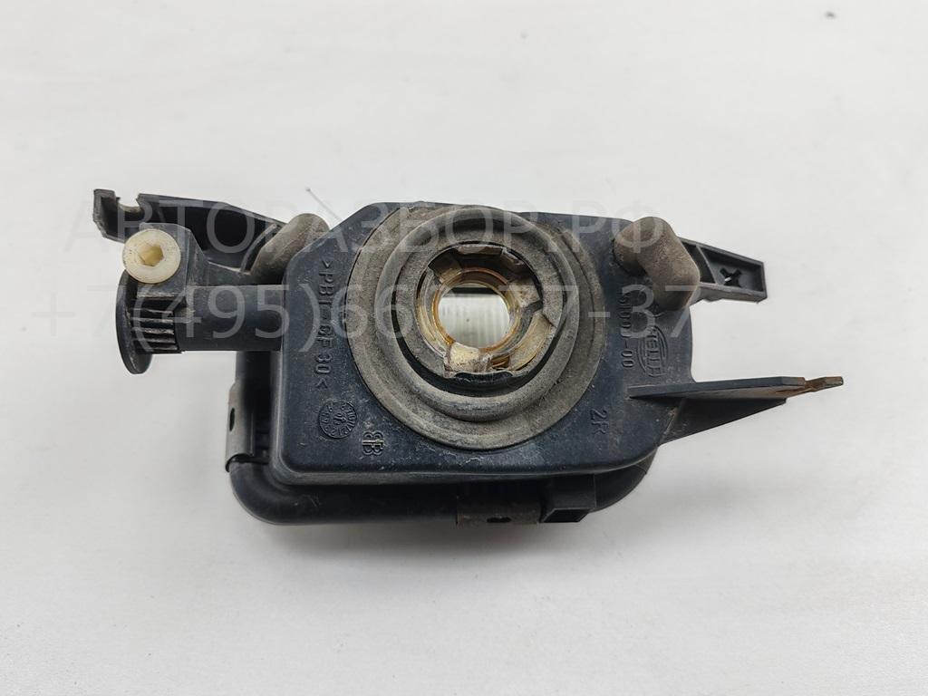 Фара противотуманная правая