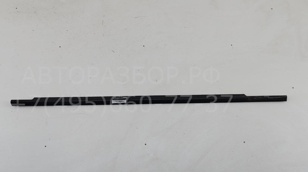 Накладка стекла переднего правого