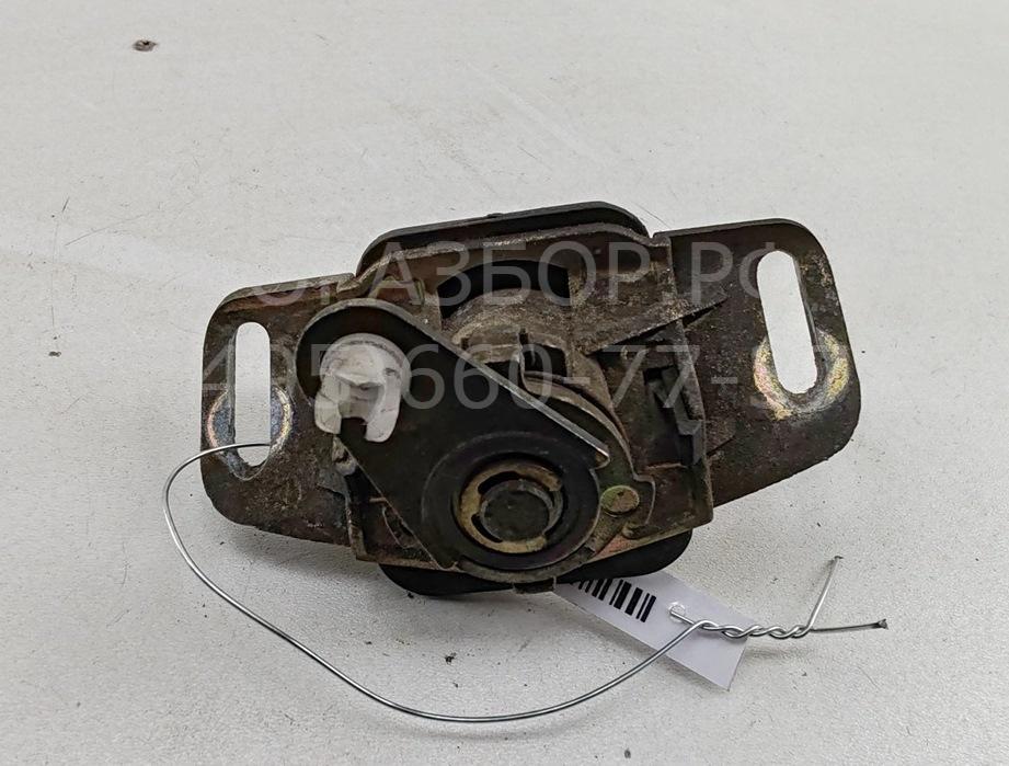 Вставка замка багажника