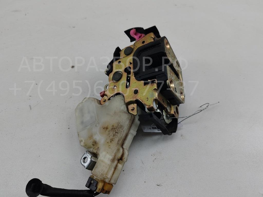 Замок двери передней правой