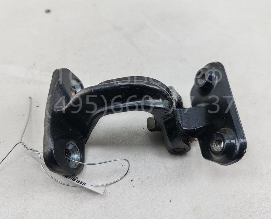 Петля крышки багажника