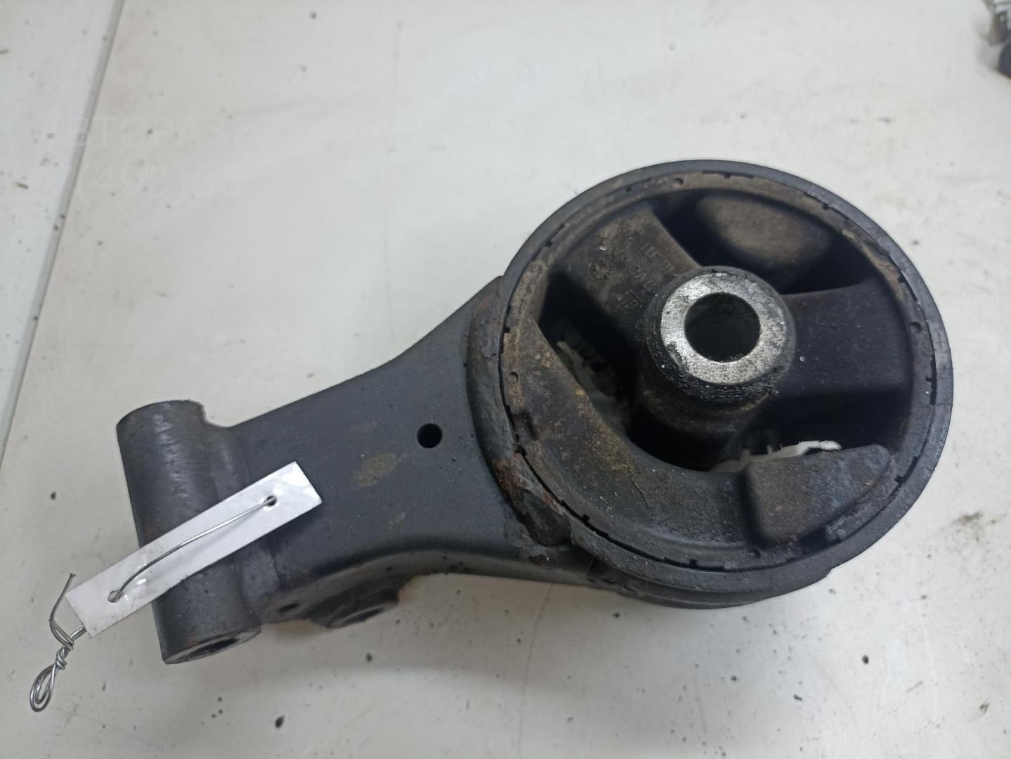 Опора двигателя задняя