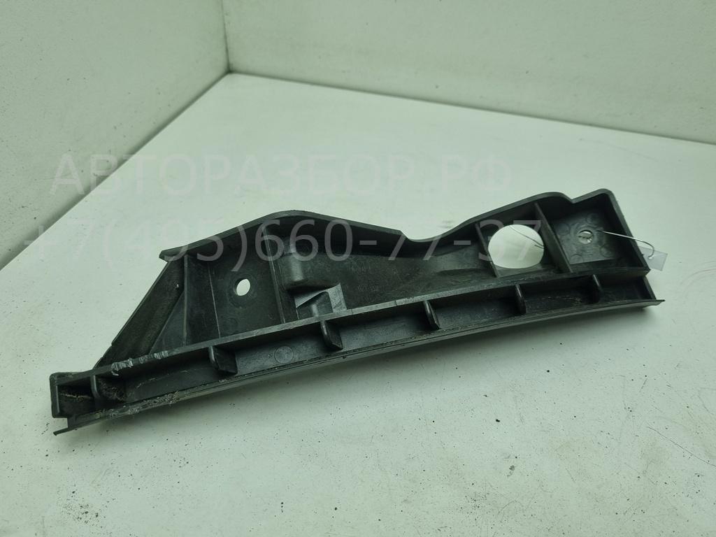 Кронштейн фар правый