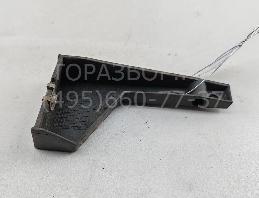 Кронштейн переднего бампера правый