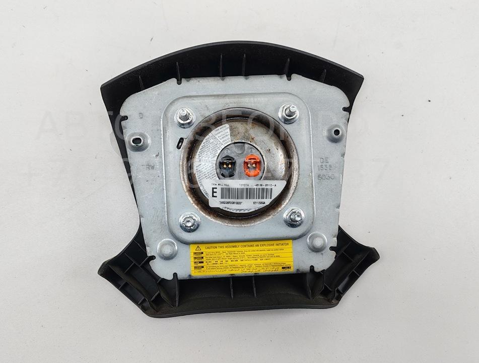 Подушка безопасности в рулевое колесо