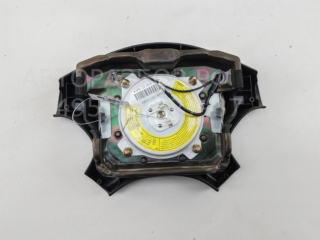 Подушка безопасности в рулевое колесо