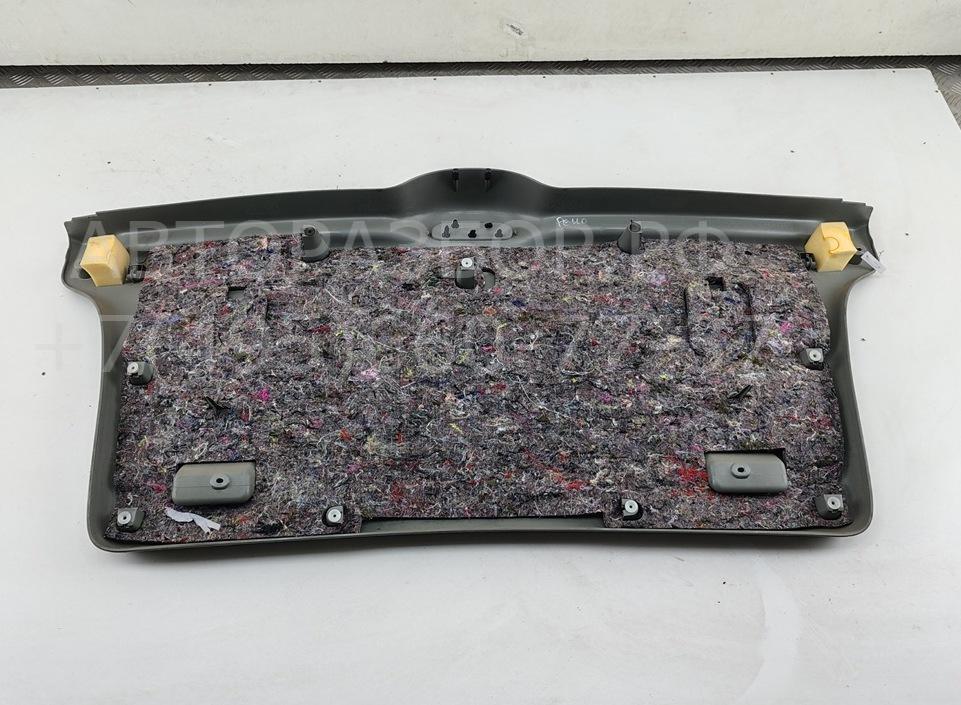 Обшивка крышки багажника