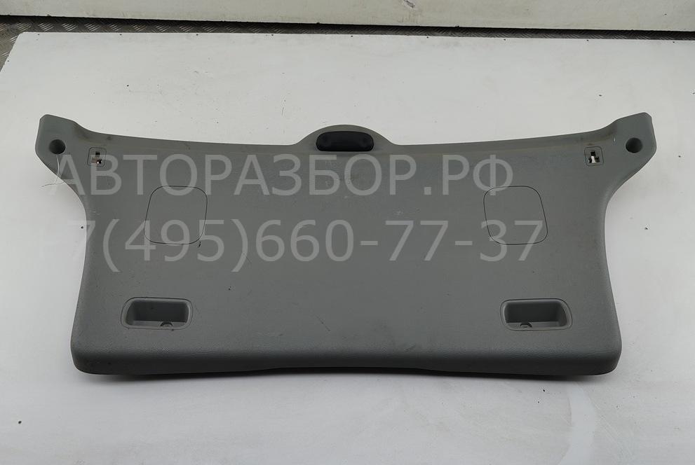 Обшивка крышки багажника