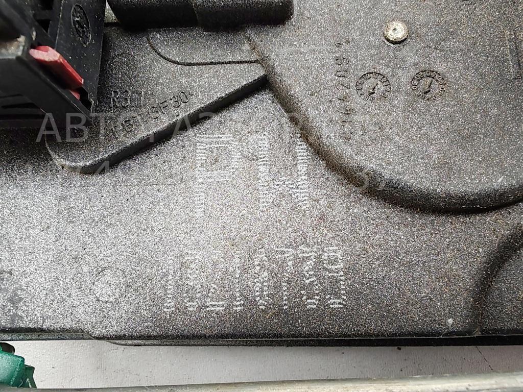 Замок двери задней правой