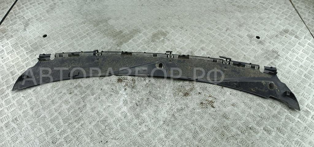 Решетка стеклоочистителей (Жабо)