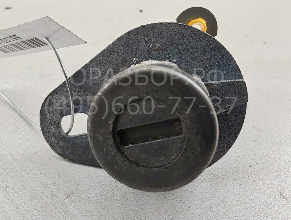 Вставка замка багажника