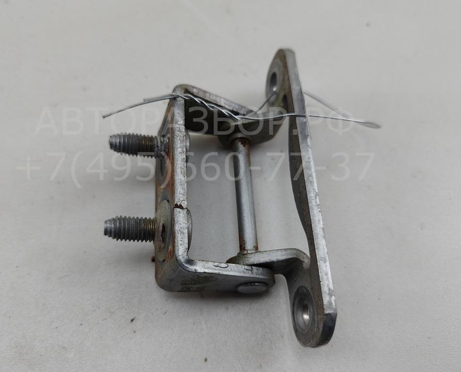 Петля крышки багажника