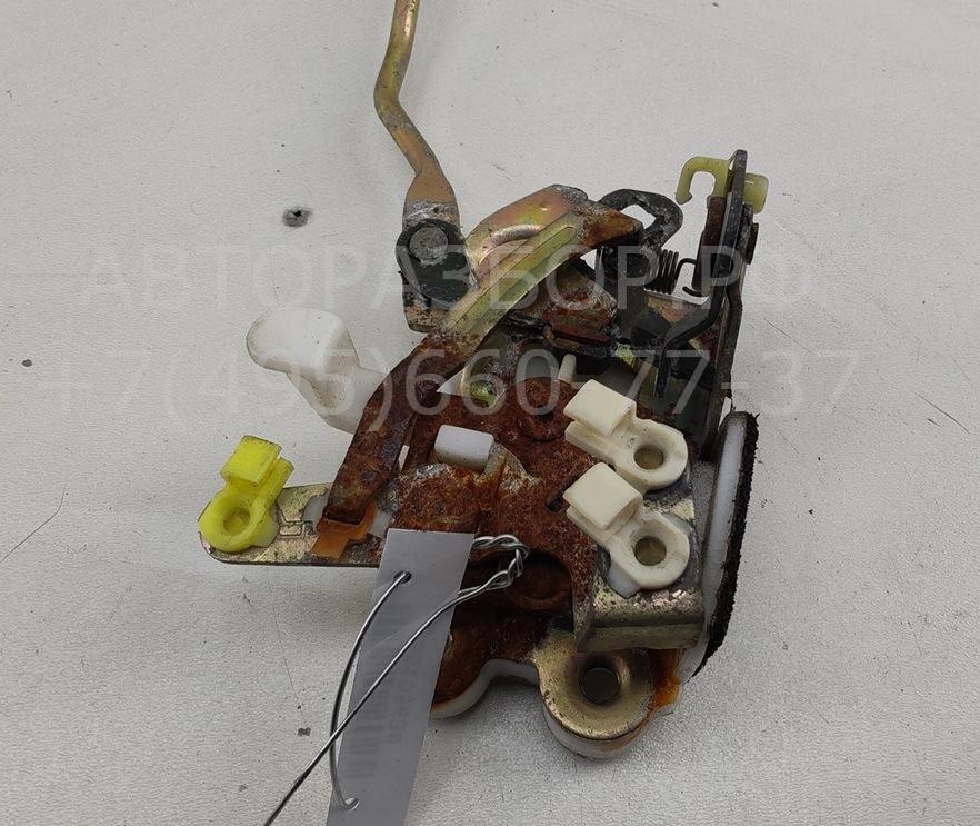 Замок двери передней правой