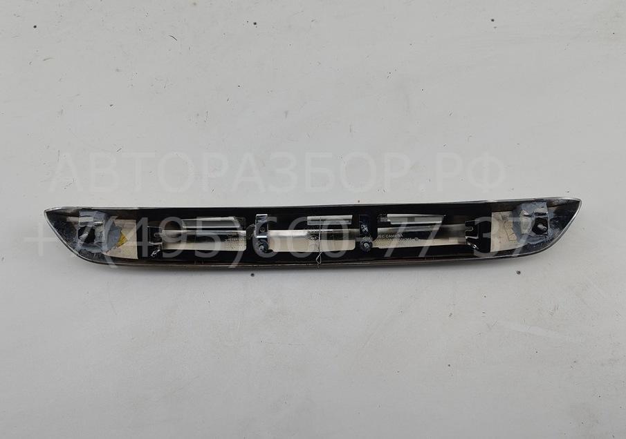 Накладка крышки багажника