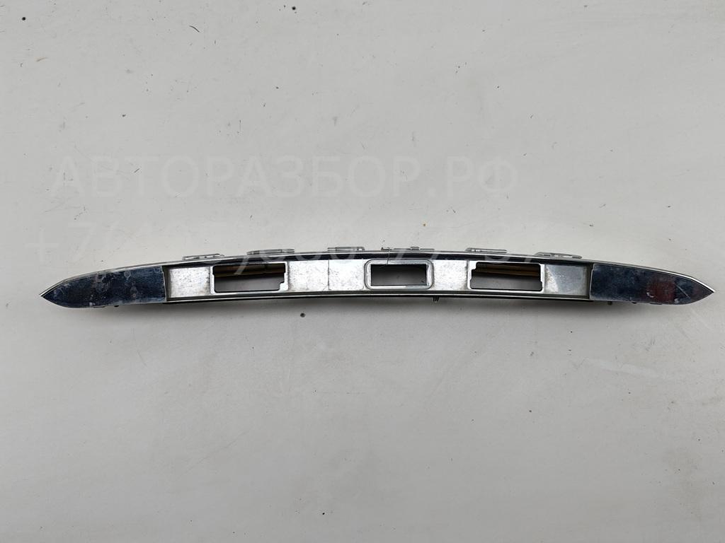 Накладка крышки багажника