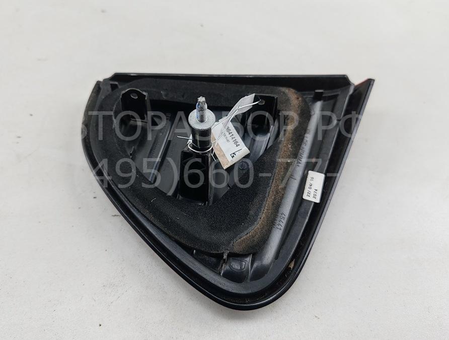 Фонарь задний внутренний правый