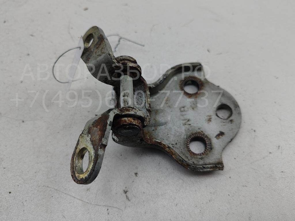 Петля двери