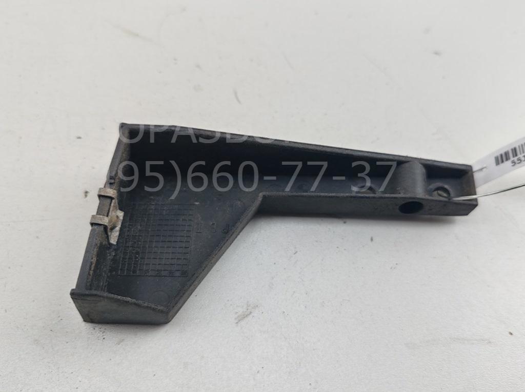 Кронштейн переднего бампера правый