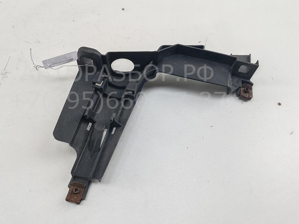 Кронштейн фар правый