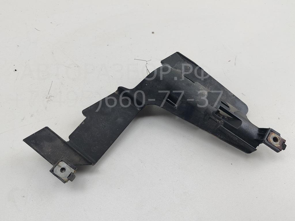 Кронштейн фар правый