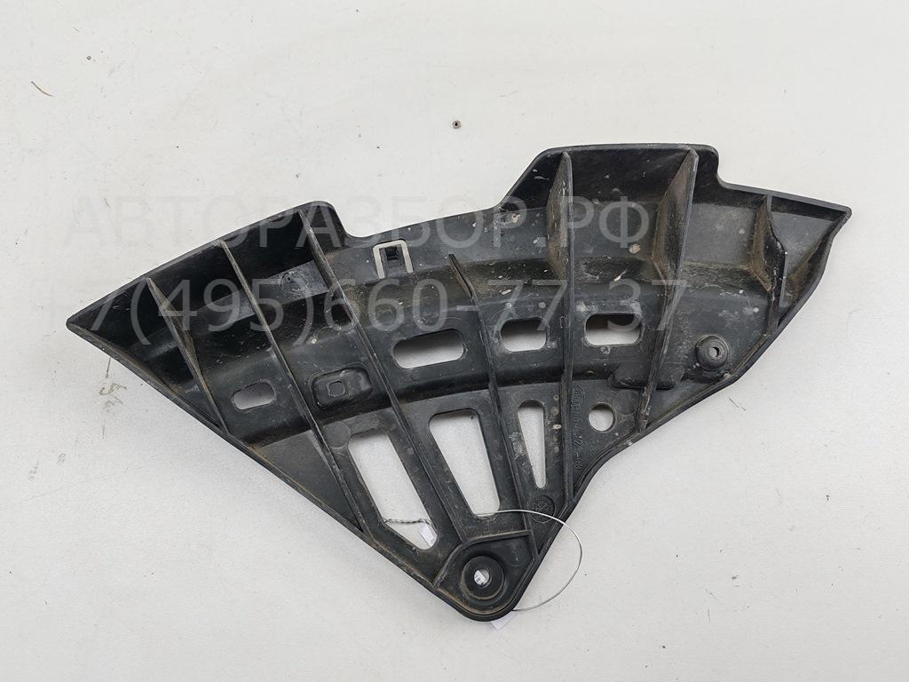 Кронштейн фар правый