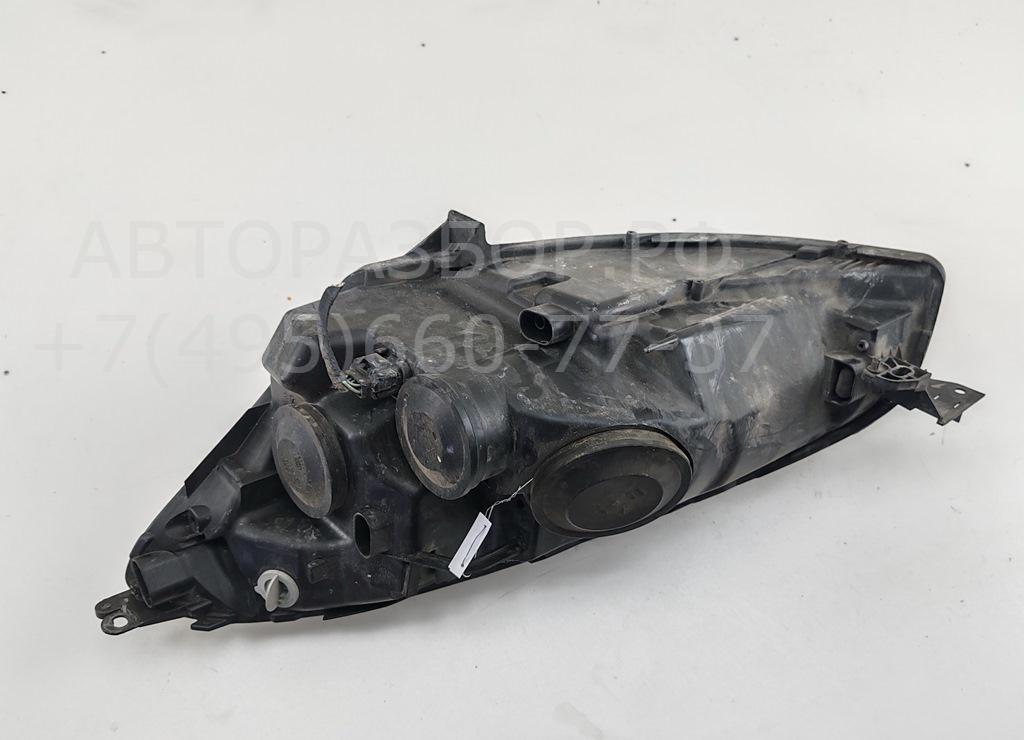 Кронштейн фар правый