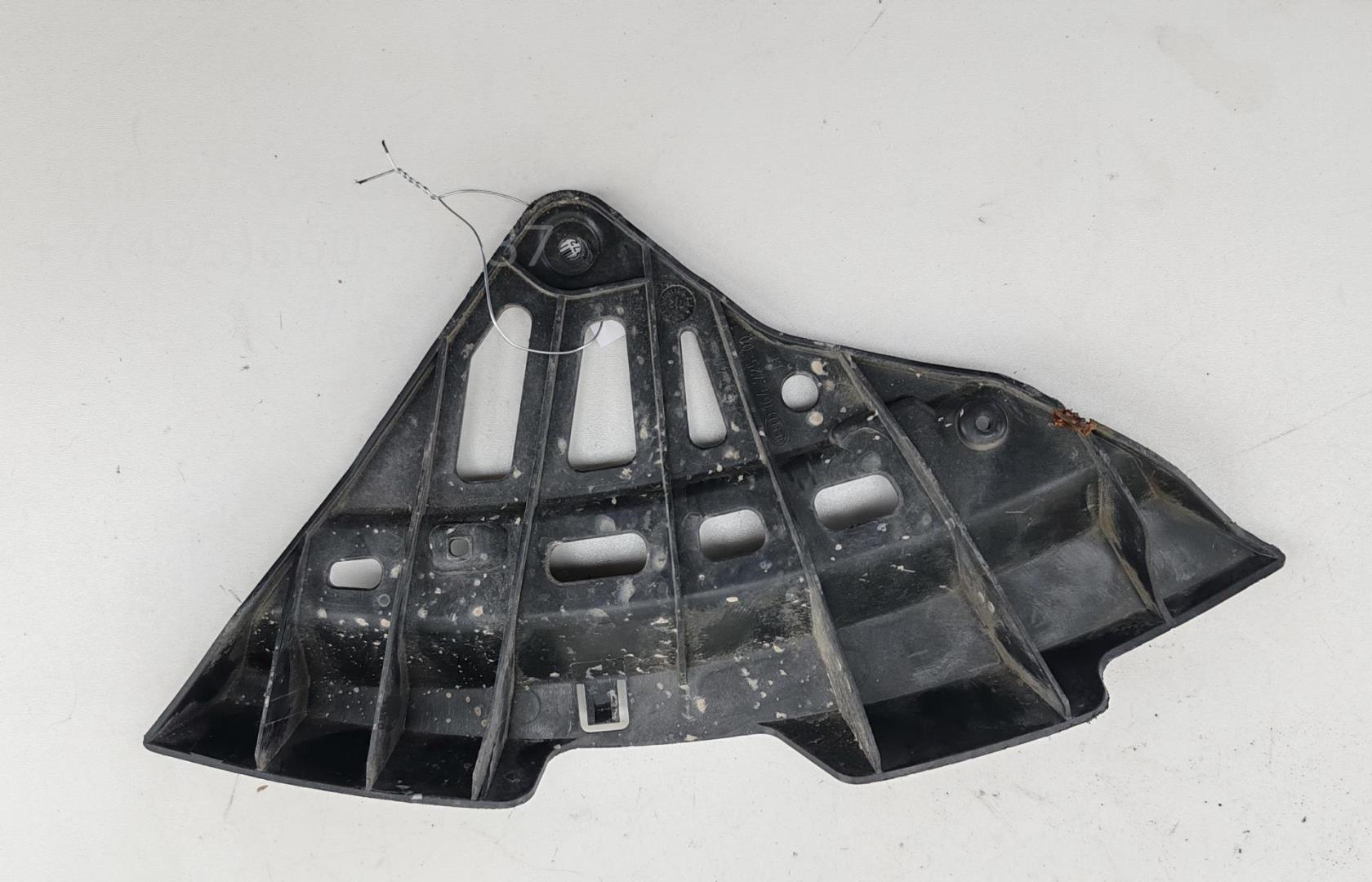 Крепеж фары