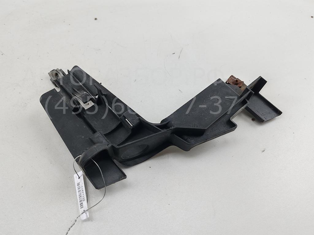 Крепеж фары