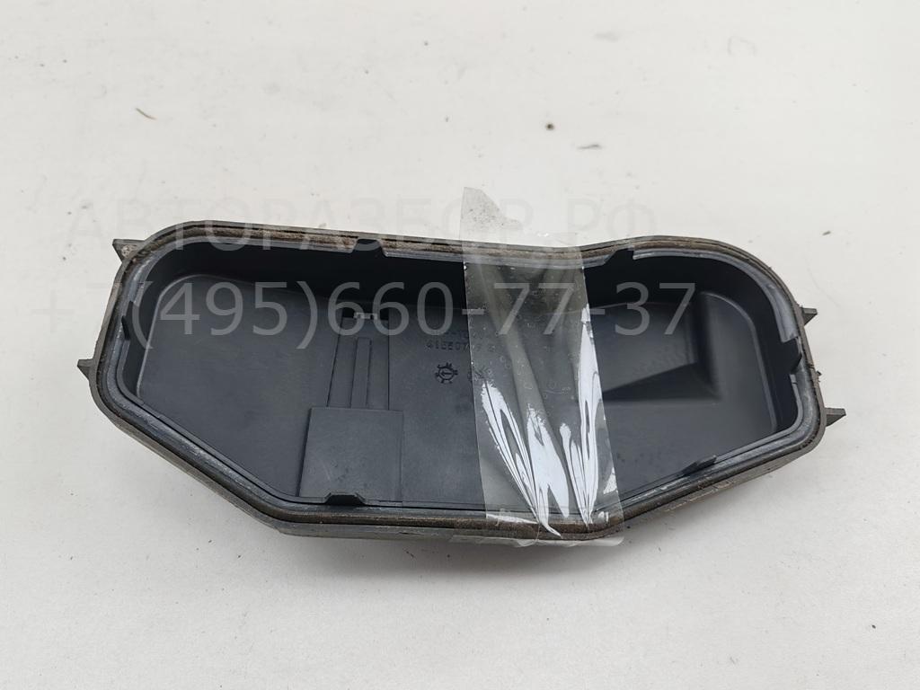 Крышка фары левой