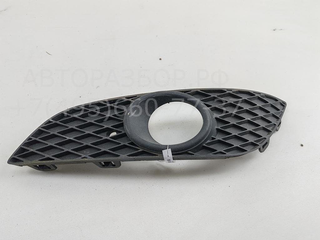 Рамка противотуманной фары левой