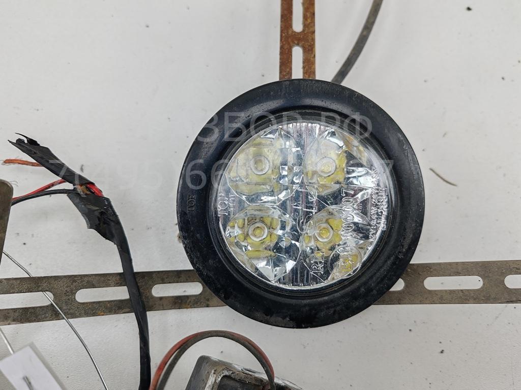 Фара противотуманная левая