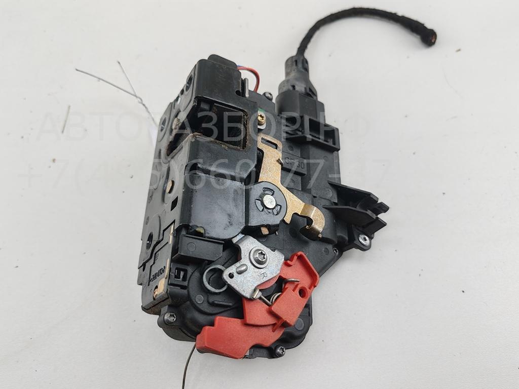 Замок двери передней правой