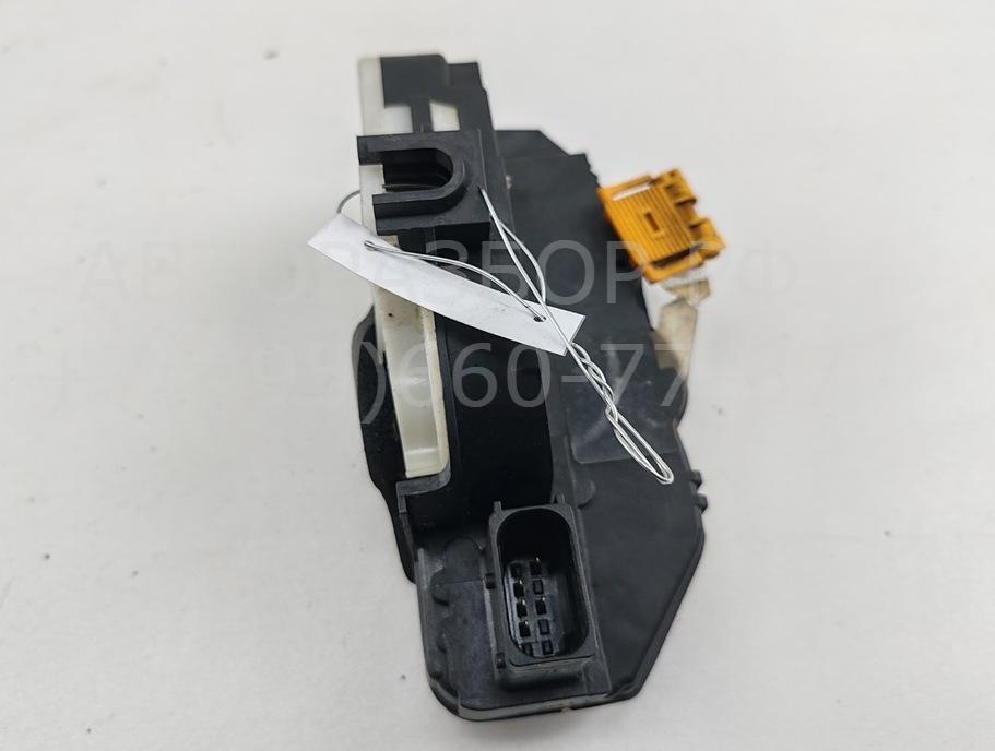 Замок двери передней правой