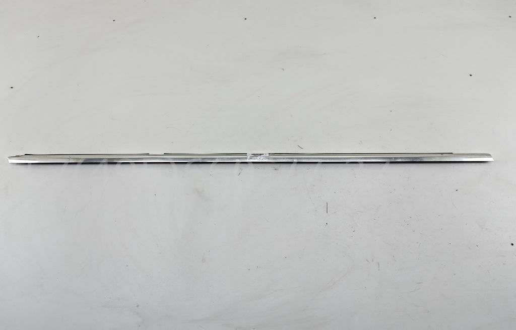 Накладка стекла заднего правого