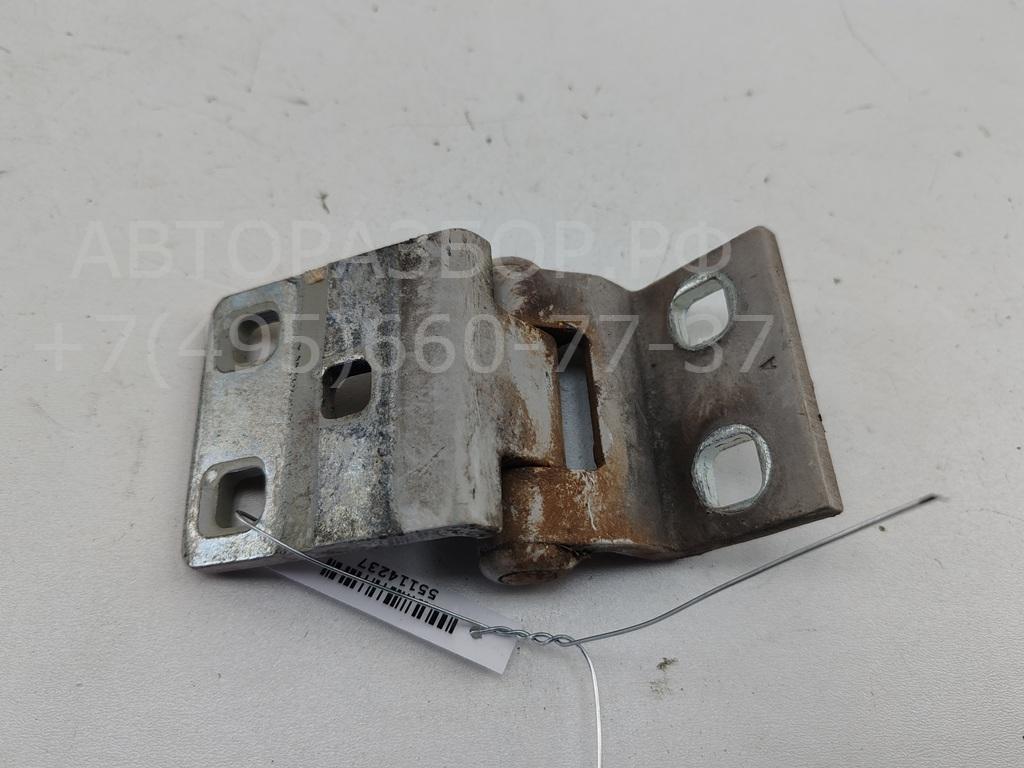 Петля двери