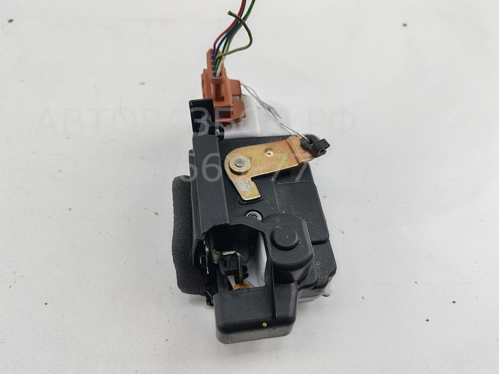 Замок двери задней левой