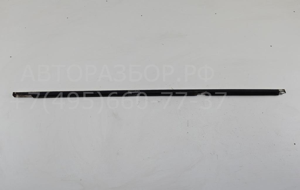 Накладка стекла заднего левого